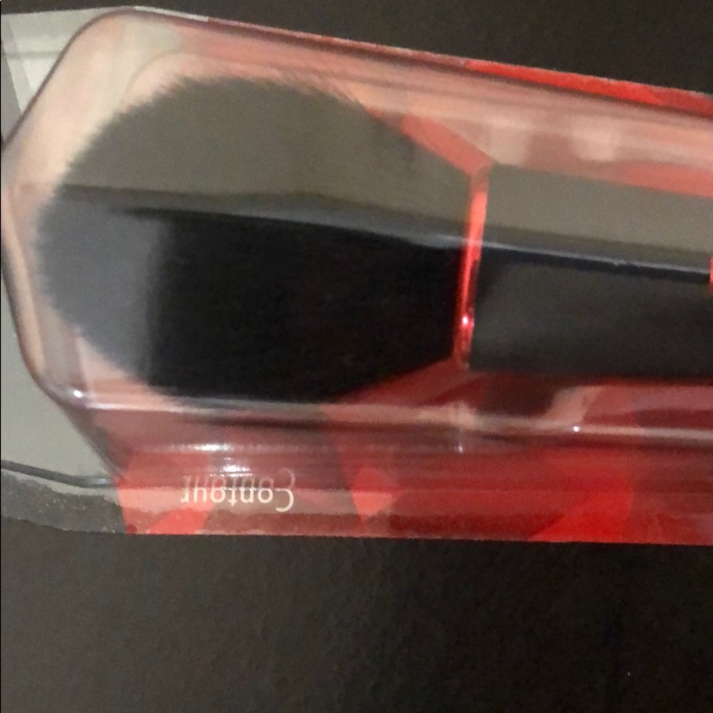 Revlon - Picture 3 of 6